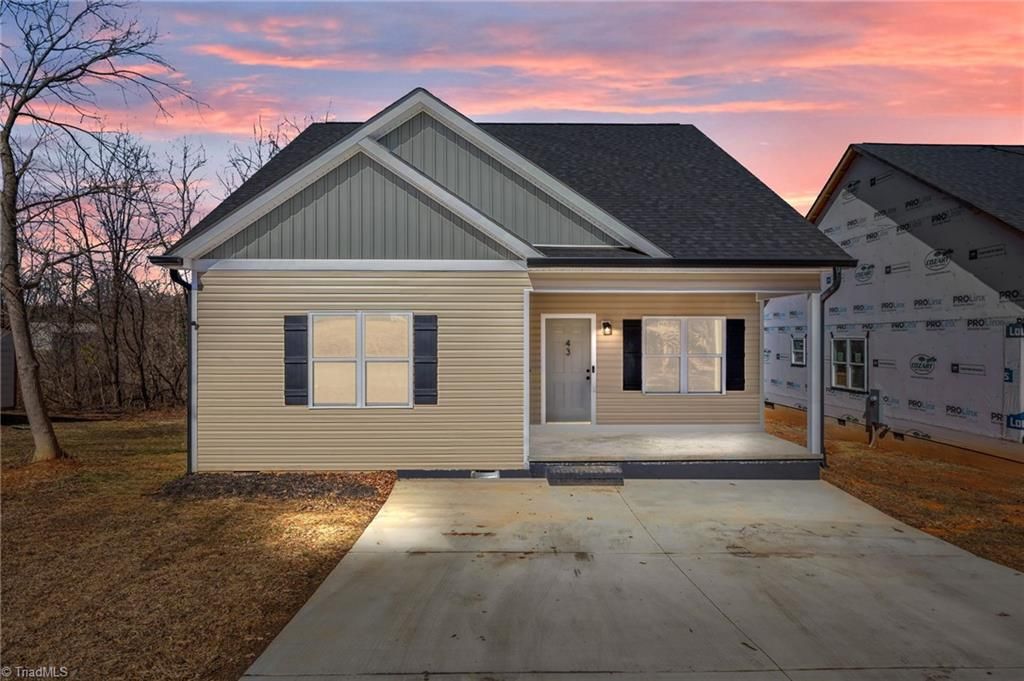 43 Robbins Circle, Lexington, NC 27292