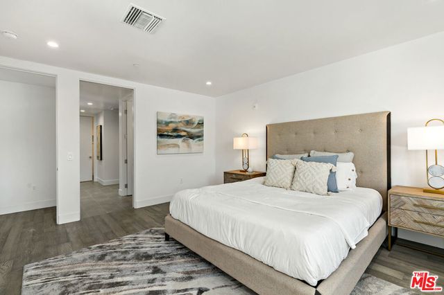 728 N Sweetzer Avenue 208, West Hollywood, CA 90069