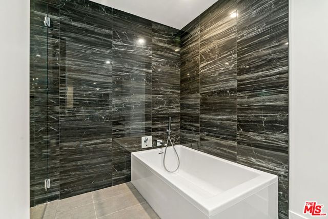 728 N Sweetzer Avenue 208, West Hollywood, CA 90069