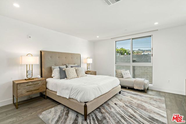 728 N Sweetzer Avenue 208, West Hollywood, CA 90069