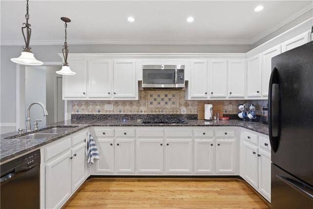 10985 Wilshire Chase Drive, Johns Creek, GA 30097