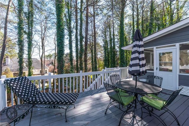 10985 Wilshire Chase Drive, Johns Creek, GA 30097