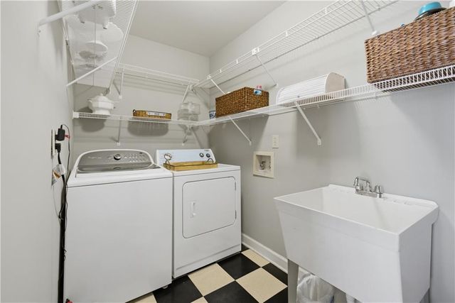 10985 Wilshire Chase Drive, Johns Creek, GA 30097