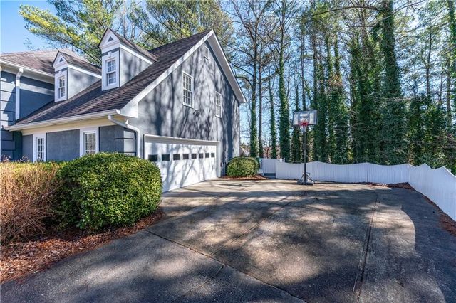 10985 Wilshire Chase Drive, Johns Creek, GA 30097