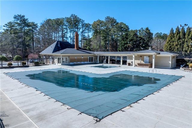 10985 Wilshire Chase Drive, Johns Creek, GA 30097