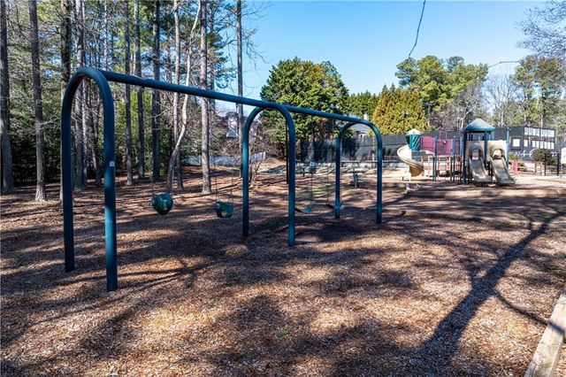 10985 Wilshire Chase Drive, Johns Creek, GA 30097