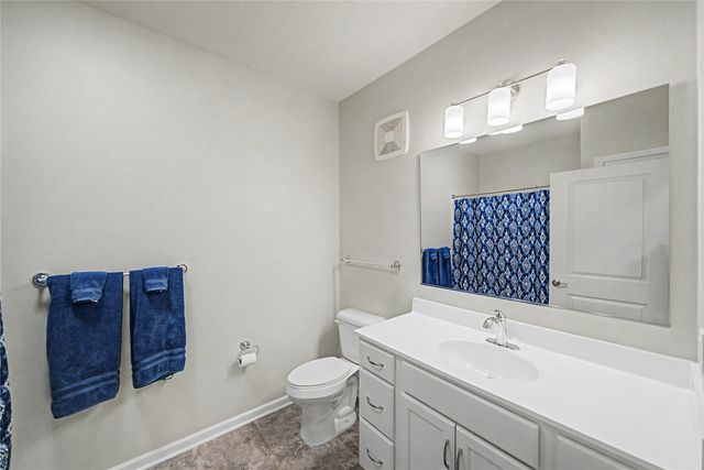 1427 34th Avenue SW 213, Altoona, IA 50009