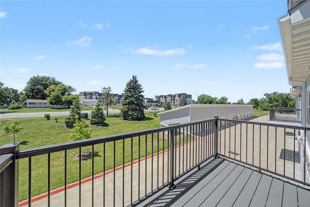 1427 34th Avenue SW 213, Altoona, IA 50009