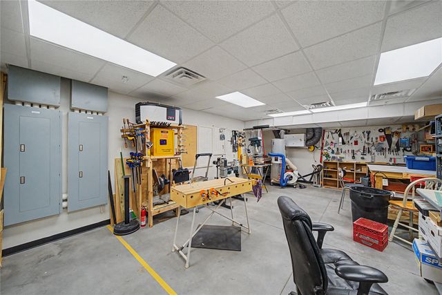 1427 34th Avenue SW 213, Altoona, IA 50009