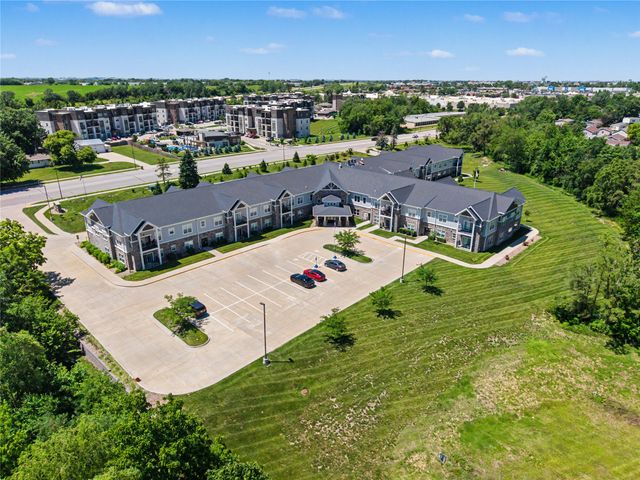 1427 34th Avenue SW 213, Altoona, IA 50009