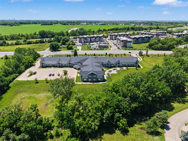 1427 34th Avenue SW 213, Altoona, IA 50009