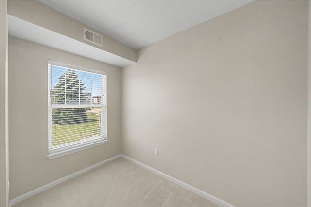 1427 34th Avenue SW 213, Altoona, IA 50009