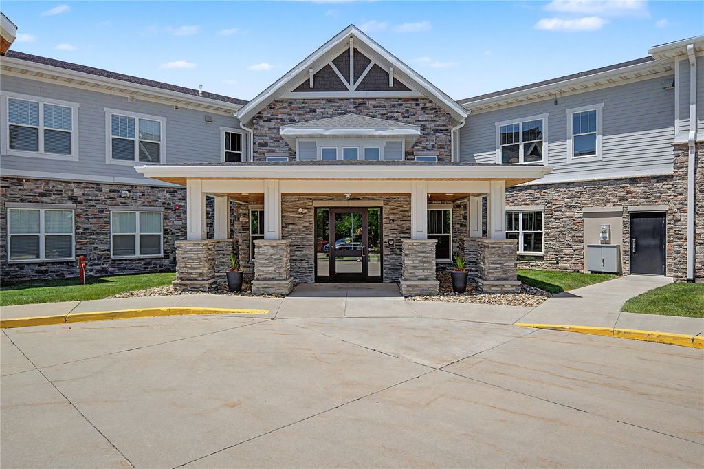 1427 34th Avenue SW 213, Altoona, IA 50009
