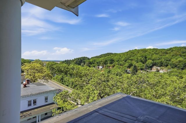 18 Eagle Nest 332, Clinton, MA 01510