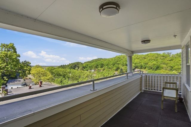 18 Eagle Nest 332, Clinton, MA 01510