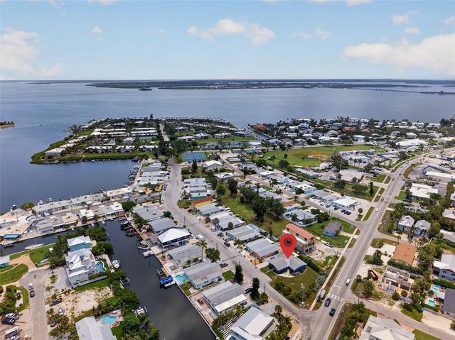 401 63RD STREET, Holmes Beach, FL 34217