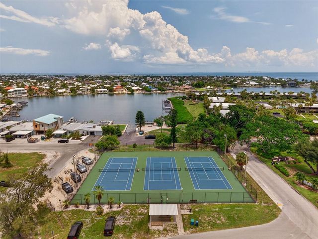 401 63RD STREET, Holmes Beach, FL 34217