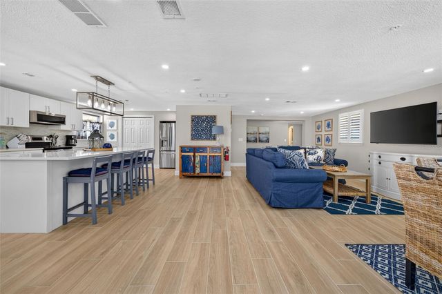 401 63RD STREET, Holmes Beach, FL 34217