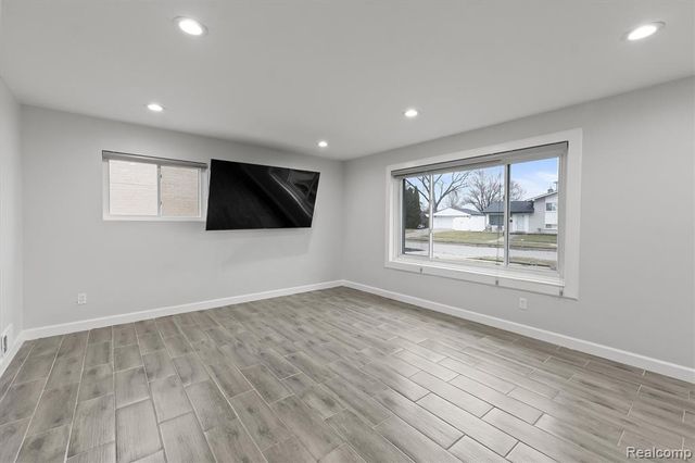 30684 Gladys Avenue, Westland, MI 48185