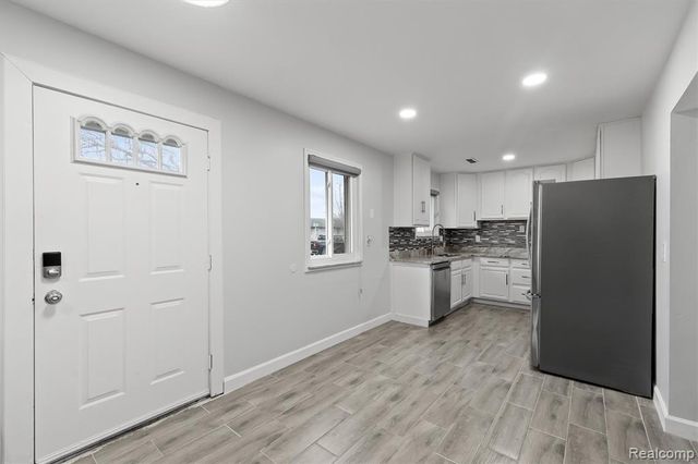 30684 Gladys Avenue, Westland, MI 48185