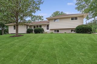 540 Bluebell Court, Lisle, IL 60532