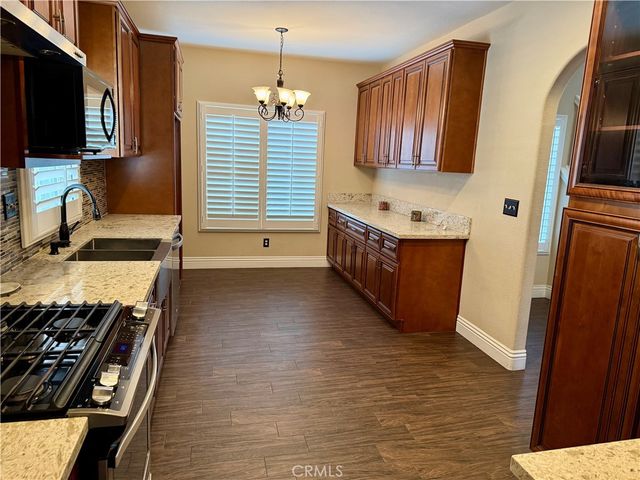 12244 Knobhill, Victorville, CA 92392