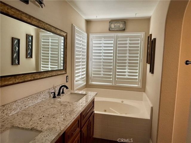 12244 Knobhill, Victorville, CA 92392