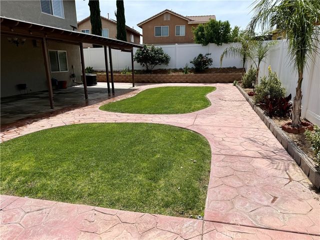 12244 Knobhill, Victorville, CA 92392