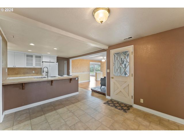 1183 LOOKINGGLASS Rd, Roseburg, OR 97471