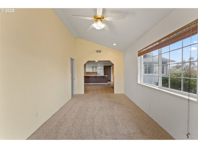 1183 LOOKINGGLASS Rd, Roseburg, OR 97471