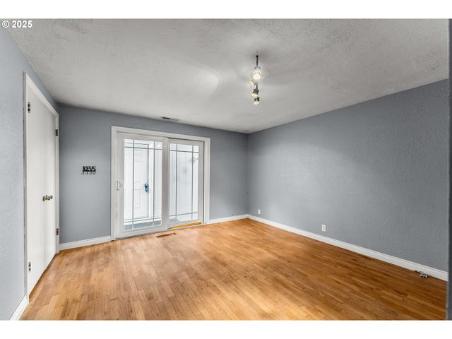 1183 LOOKINGGLASS Rd, Roseburg, OR 97471