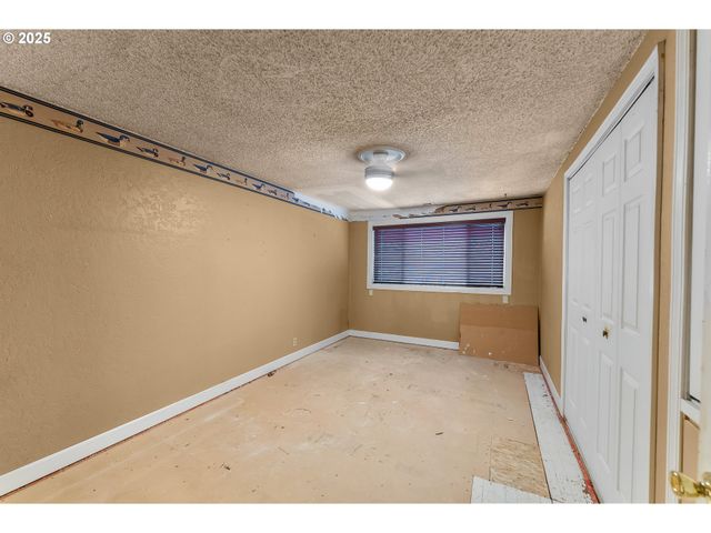 1183 LOOKINGGLASS Rd, Roseburg, OR 97471