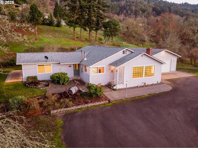 1183 LOOKINGGLASS Rd, Roseburg, OR 97471