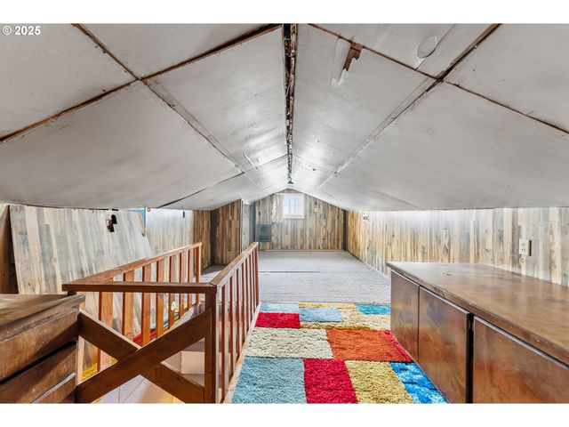 1183 LOOKINGGLASS Rd, Roseburg, OR 97471