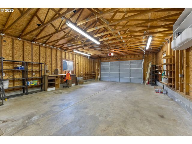 1183 LOOKINGGLASS Rd, Roseburg, OR 97471