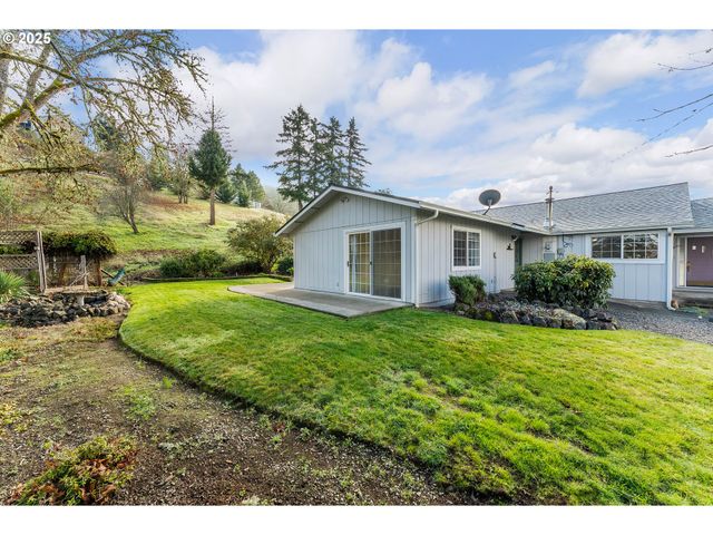 1183 LOOKINGGLASS Rd, Roseburg, OR 97471