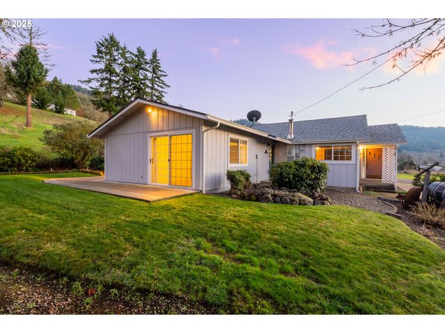 1183 LOOKINGGLASS Rd, Roseburg, OR 97471