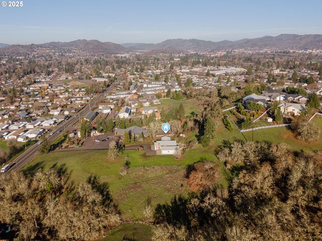 1183 LOOKINGGLASS Rd, Roseburg, OR 97471