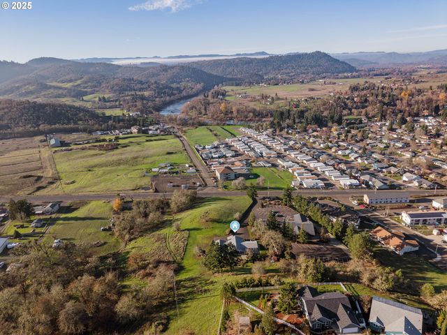 1183 LOOKINGGLASS Rd, Roseburg, OR 97471