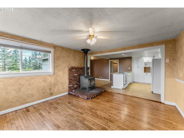 1183 LOOKINGGLASS Rd, Roseburg, OR 97471