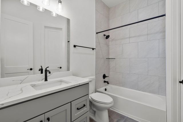 12223 Warbler Drive, Mont Belvieu, TX 77523