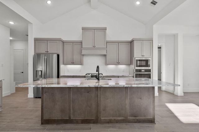 12223 Warbler Drive, Mont Belvieu, TX 77523