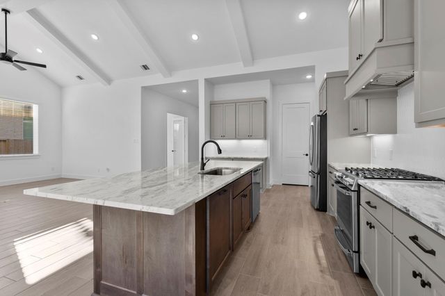 12223 Warbler Drive, Mont Belvieu, TX 77523