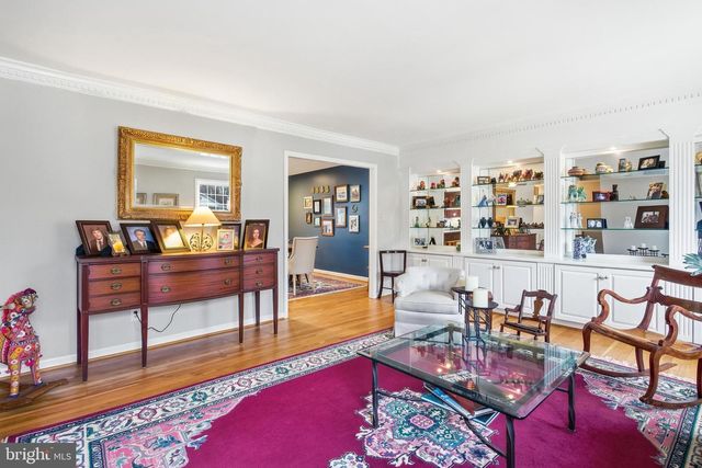 8130 BRIAR CREEK DR, Annandale, VA 22003