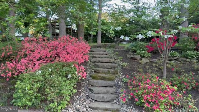 8130 BRIAR CREEK DR, Annandale, VA 22003