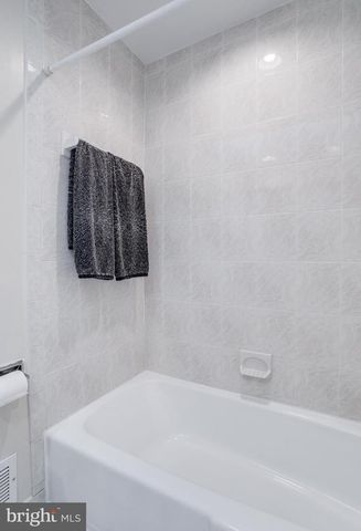 8130 BRIAR CREEK DR, Annandale, VA 22003