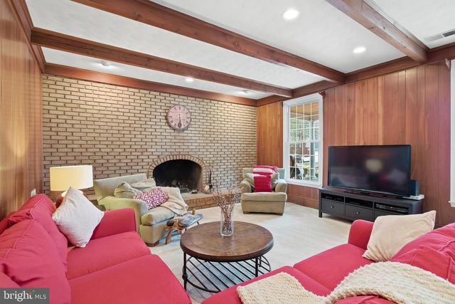 8130 BRIAR CREEK DR, Annandale, VA 22003