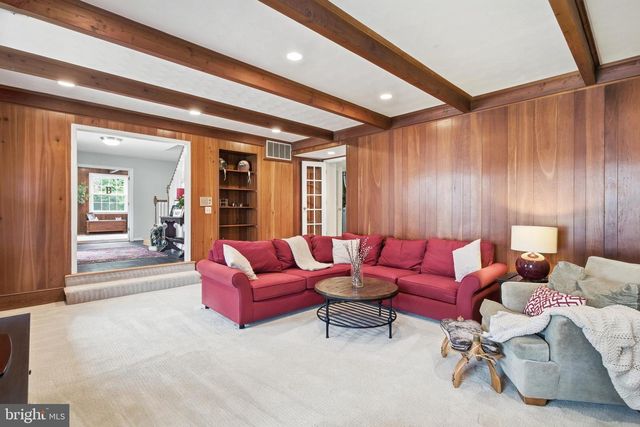 8130 BRIAR CREEK DR, Annandale, VA 22003