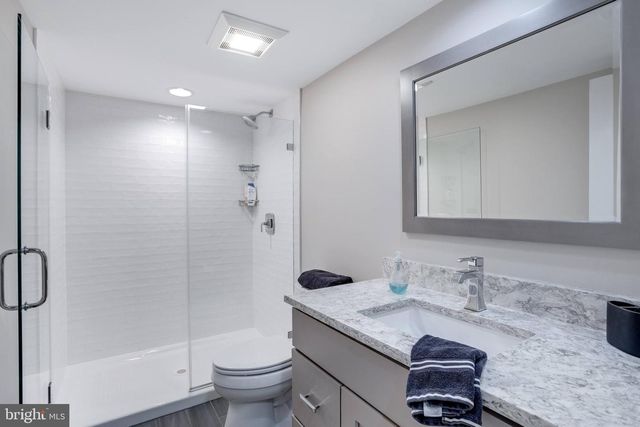 8130 BRIAR CREEK DR, Annandale, VA 22003