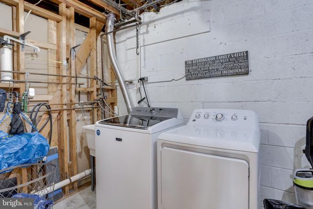 8130 BRIAR CREEK DR, Annandale, VA 22003